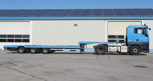 Sattelzug-Lkw abgesetzt